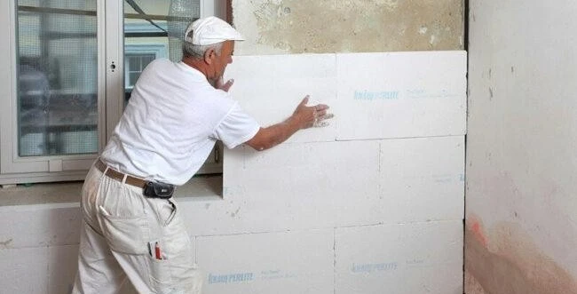 Пінопласт усередині квартири